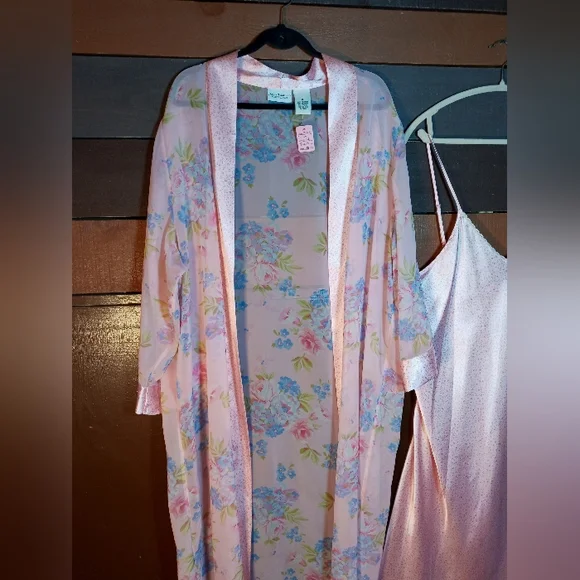 Gorgeous 1X Jaclyn Smith Stunning Lingerie Gown with Matching Robe Feminine - Picture 12 of 15